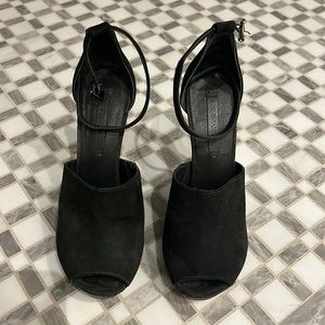 BCBG MAXAZRIA stelleto heels